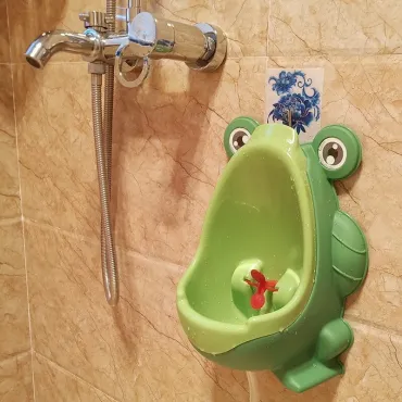 Детски писоар за стена във формата на жаба - FrogPotty