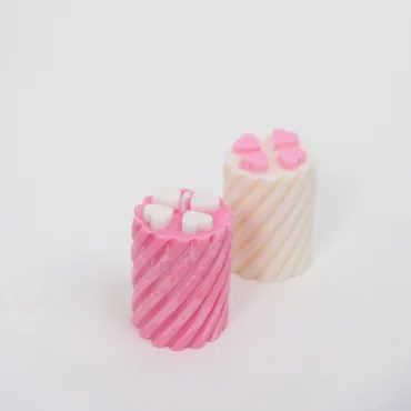 Ароматизирани свещи от восък в розово и бяло - PinkCandles