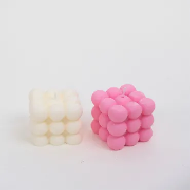 Ароматизирани свещи от восък в розово и бяло - PinkCandles
