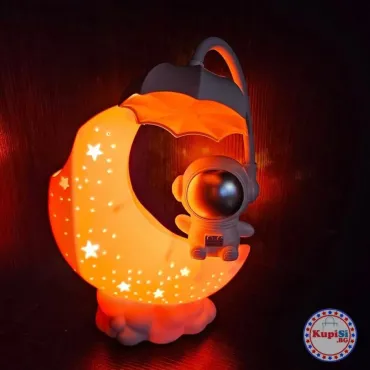 Нощна лампа Луна с фигурка астронавт за деца – jumbo-catalog.bg