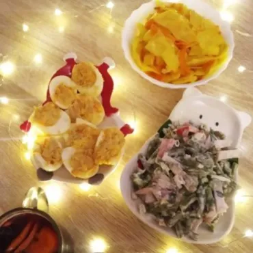 Коледна чиния с бяла мечка