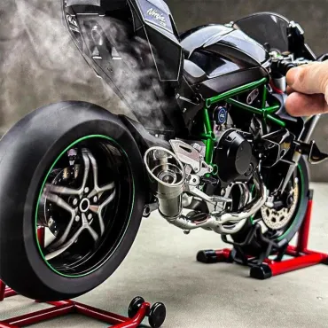 Макет на мотор Kawasaki H2R - Метален | jumbo-catalog.bg