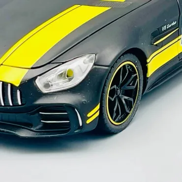 "Елегантна метална количка Mercedes GTR - Реализъм и стил в прекрасен мащаб 1:24