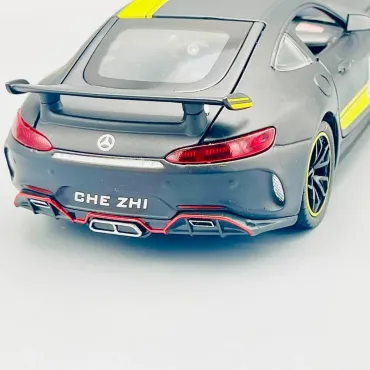 "Елегантна метална количка Mercedes GTR - Реализъм и стил в прекрасен мащаб 1:24