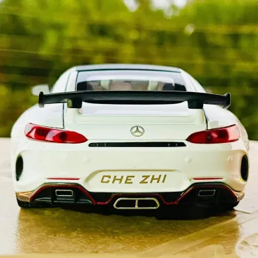 "Елегантна метална количка Mercedes GTR - Реализъм и стил в прекрасен мащаб 1:24