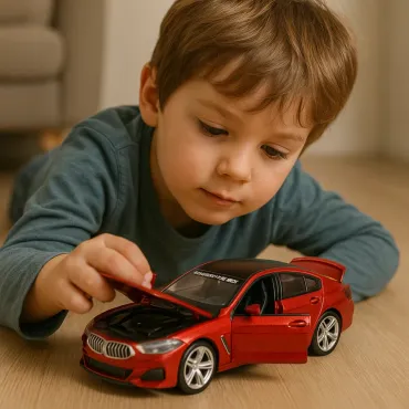 Колекционерска метална количка BMW M8 1:32 с ефекти