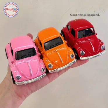 Метална играчка кола Beetle със светещи фарове