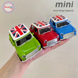 Метална играчка кола Mini Cooper с британски флаг