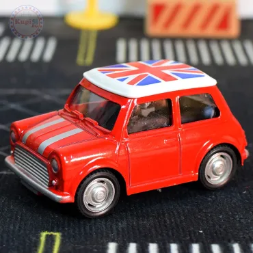 Метална играчка кола Mini Cooper с британски флаг