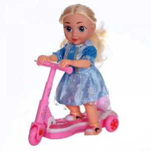 Музикална играчка кукла с тротинетка