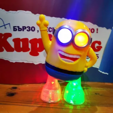 Играчка миньон с музика