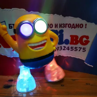 Играчка миньон с музика
