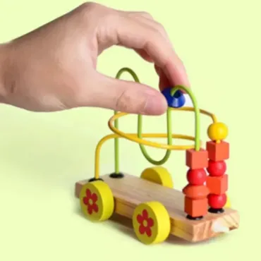 Дървена играчка за моторика и логика