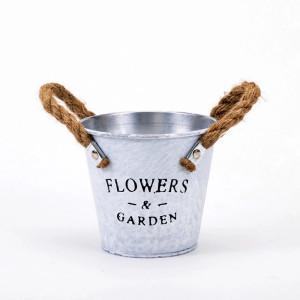 Винтидж кашпа за цветя - Flowers and Garden