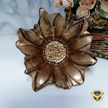 Красива златна купа