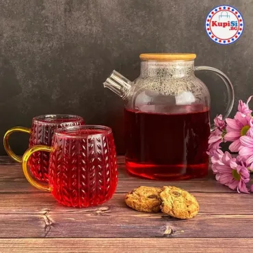 Стъклена кана за вода с капак
