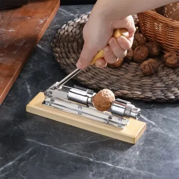 Орехотрошачка на дървена стойка - Метална | jumbo-catalog.bg
