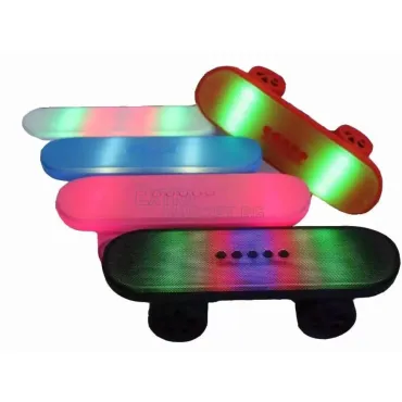 Скейтборд Bluetooth/Wireless/Radio/MP3/AUX/LED музикална система