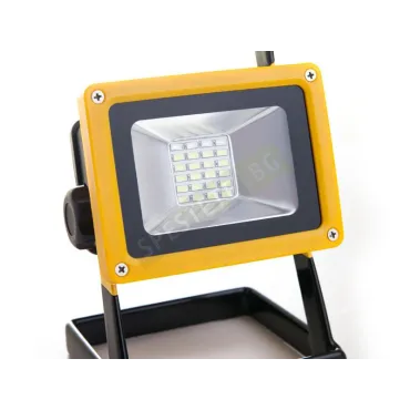 LED прожектор с акумулаторни батерии