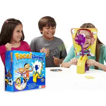 Игра пай в лицето